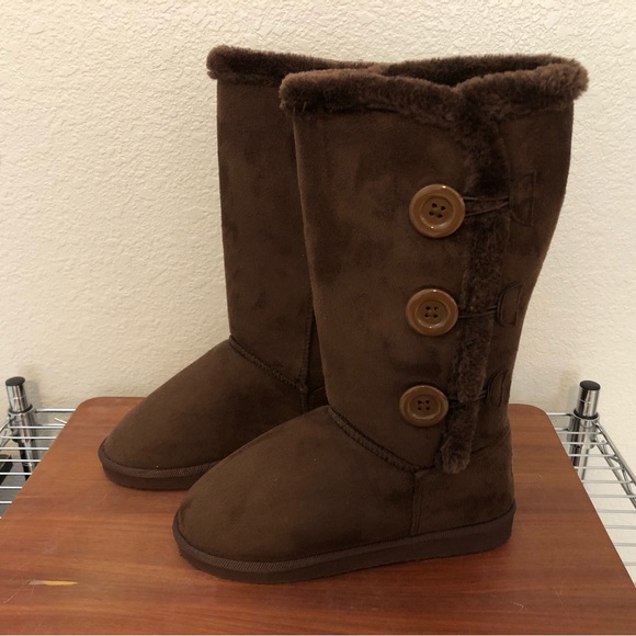 DBDK Ugg boot - Picture 2 of 5